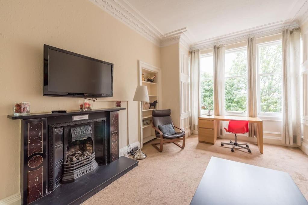 Apartment Beautiful 2 Bed 2 Bath Flat Overlooking Meadows Park Edinburgh